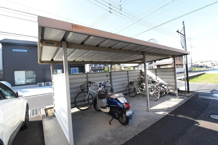 セジュール松縄 A棟のその他共用部分|駐輪場