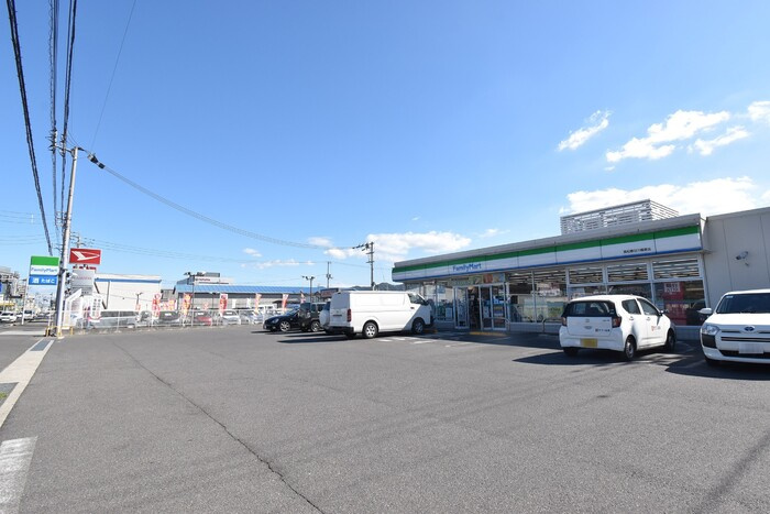 リジエール春日|ファミリーマート高松春日川橋東店