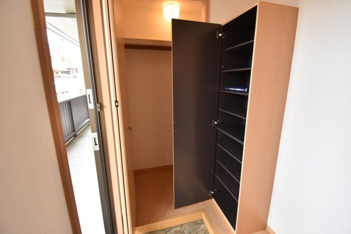フォンターナ伏石 A棟|シューズボックス（トールタイプ）