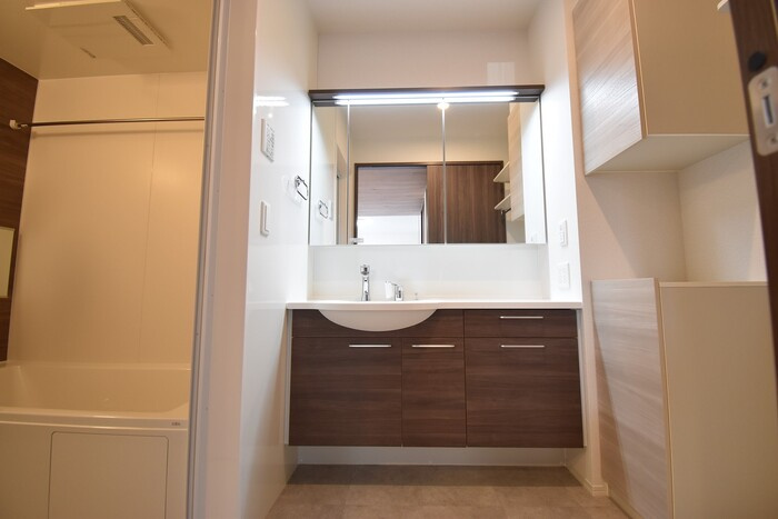 Ｄ－ＲＯＯＭ春日Ｃの独立洗面台|洗髪洗面化粧台
