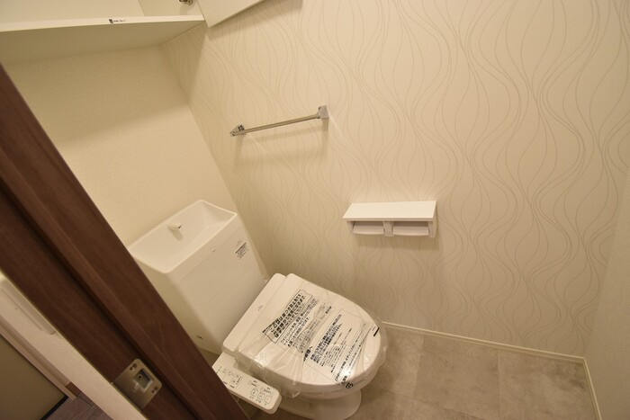 Ｄ－ＲＯＯＭ春日Ｃのトイレ|温水洗浄暖房便座