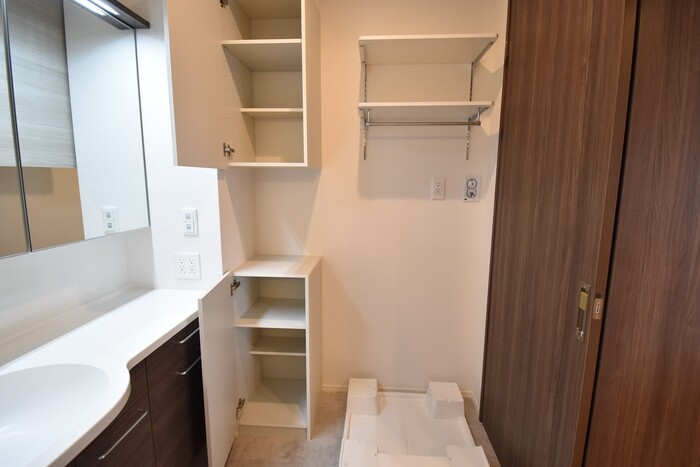 Ｄ－ＲＯＯＭ春日Ｃ|室内洗濯機置場