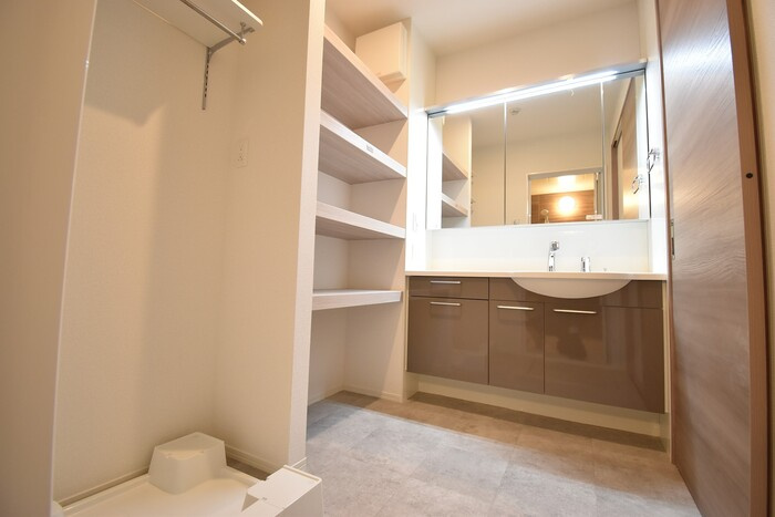 Ｄ－ＲＯＯＭ春日Ａ|洗髪洗面化粧台・室内洗濯機置場