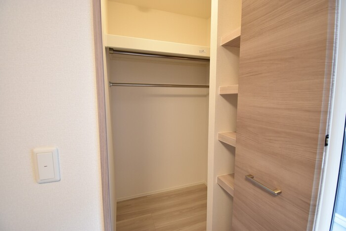 Ｄ－ＲＯＯＭ春日Ａの収納|ウォークインクローゼット