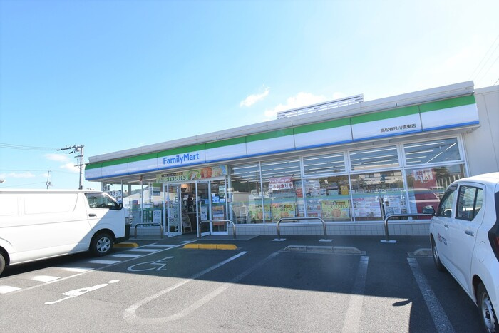 Ｄ－ＲＯＯＭ春日Ａ|ファミリーマート 高松春日川橋東店