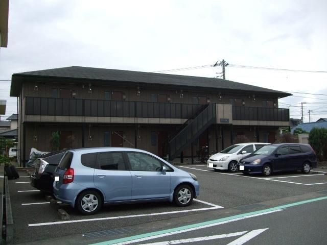 ヌーベルメゾン西間門の駐車場