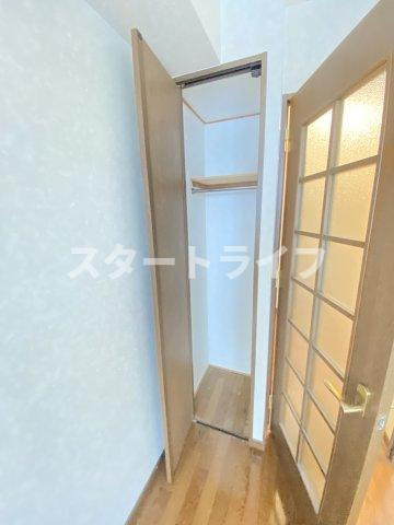大阪市淀川区宮原１丁目の賃貸マンションの収納