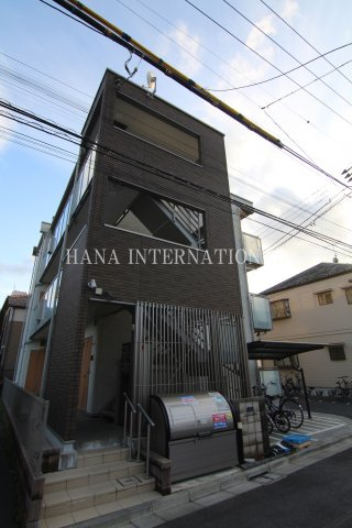ノーヴェ　テラス のエントランス