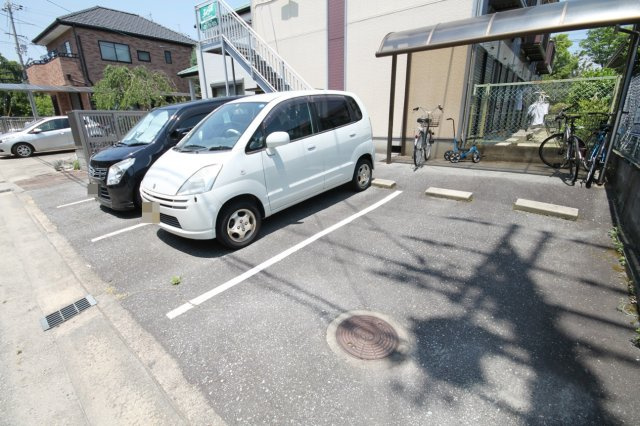 クリーンハイツの駐車場