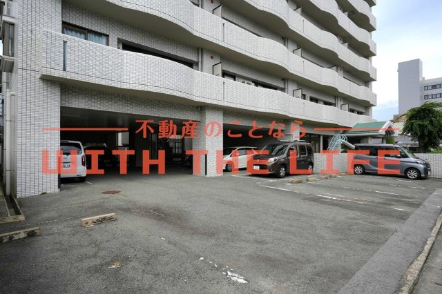 ライオンズマンション中央町の駐車場|駐車場完備です