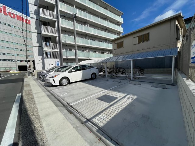 ドゥナーレ内浜町　名古屋市賃貸　仲介手数料無料の駐車場