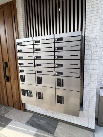 クリエオーレ日之出町のその他共用部分|宅配ボックスです
