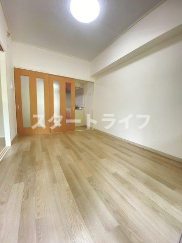 大阪市東淀川区下新庄４丁目の賃貸マンションの収納