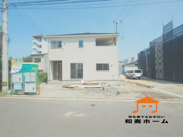 クレイドルガーデン高松市香西本町第１◇光熱費の負担の軽減が可能なオール電化住宅ですのその他|外観
駐車場スペースは３台以上のゆったりとした区画です。入居者以外の出入りが少ないので駐車が苦手な方にも安心です。家族の複数台所有や来客用駐車や将来的な車の増台にも対応しやすいです。