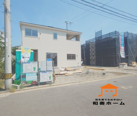 クレイドルガーデン高松市香西本町第１◇光熱費の負担の軽減が可能なオール電化住宅ですの前面道路含む現地写真|１号棟
外観の印象をすっきりとさせる白い外壁のお家です。上品さや高級感があり、シンプルでも安っぽく見えにくく、第一印象を整えやすいです(^^♪