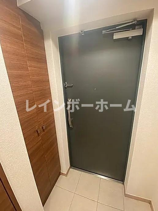 プレール・ドゥーク西大島駅前の玄関