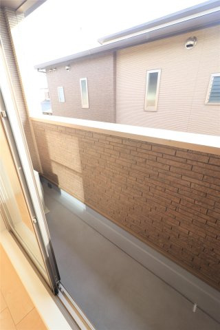 フルーリー中撫川 B棟のバルコニー
