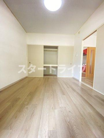 大阪市東淀川区下新庄４丁目の賃貸マンションの収納