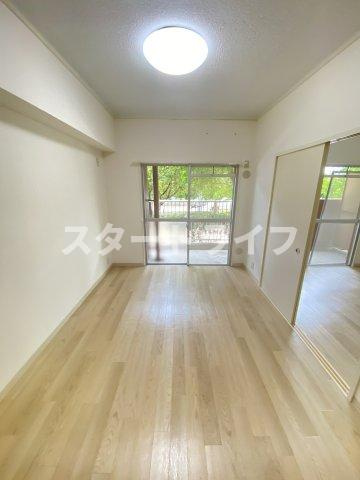 大阪市東淀川区下新庄４丁目の賃貸マンションの寝室