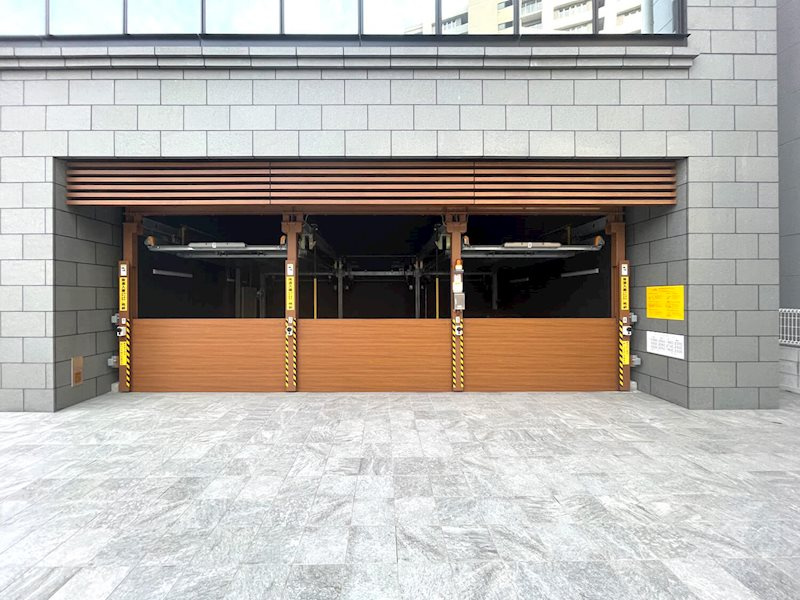 ニューガイアクレドール博多 の駐車場