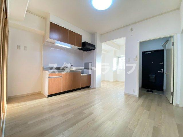 大阪市東淀川区下新庄４丁目の賃貸マンションの居間・リビング