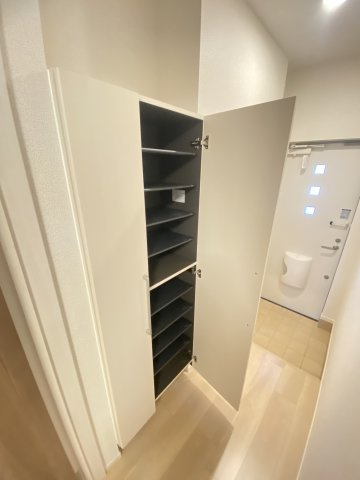 【玄関】 | サクラレジェンド　E | 同タイプの部屋となります