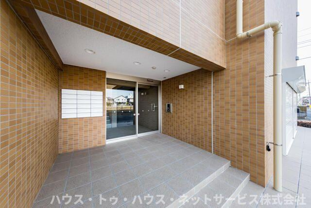 セナリオフォルム馬橋Ⅴのエントランス