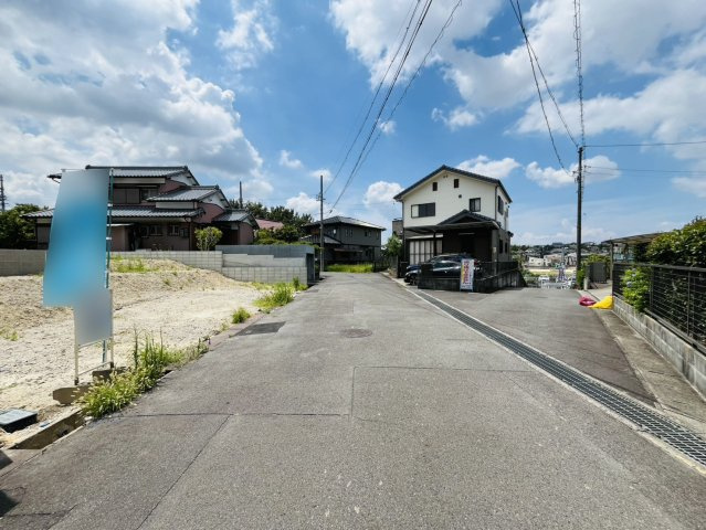 豊明市二村台一丁目10番8『仲介手数料無料』新築一戸建て・建売の前面道路含む現地写真