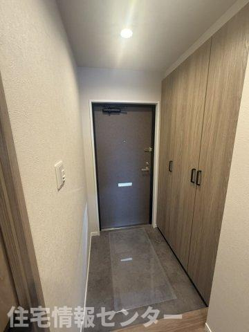 サーパス遠石参番館の玄関|シューズクローゼット付きの玄関です