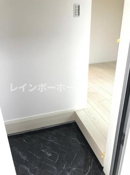 グリーム前原の玄関