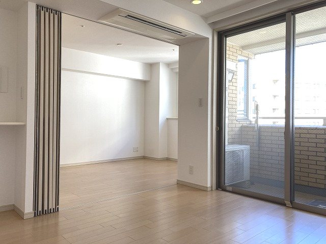 グラーサ東京イーストレジデンススクエア の居間・リビング