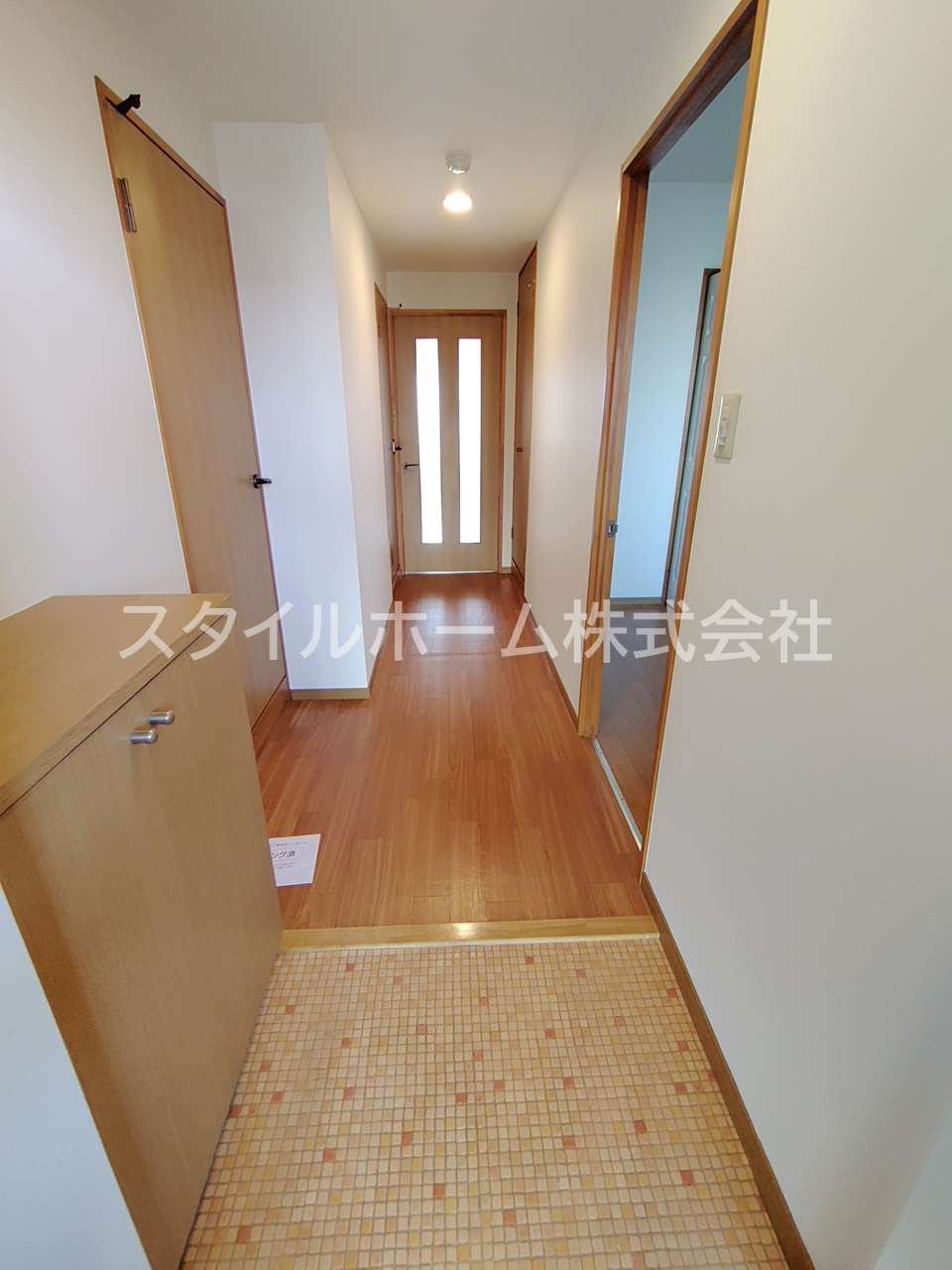 アトランティス川花の玄関|同建物内別部屋の写真です。