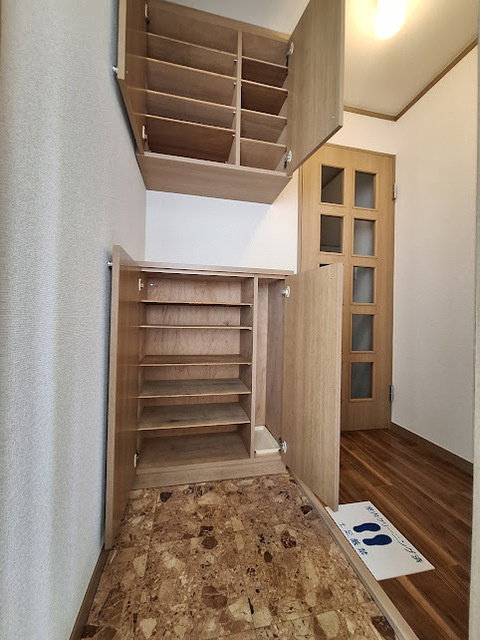 クレインヒルズの玄関