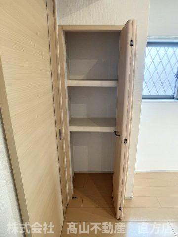 直方市大字感田のアパートの収納
