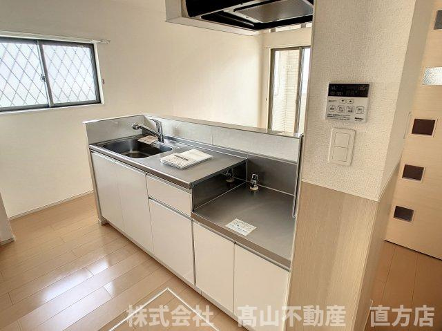 直方市大字感田のアパートのキッチン
