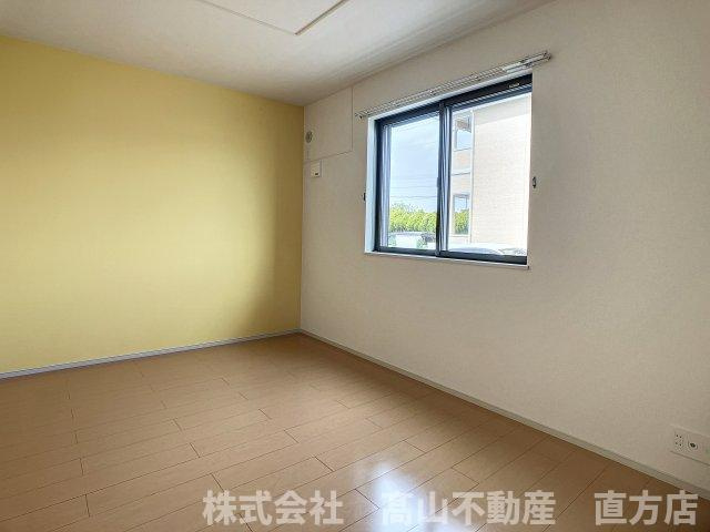 直方市大字感田のアパートの洋室