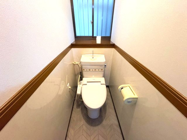 河内長野市小山田町の一戸建てのトイレ