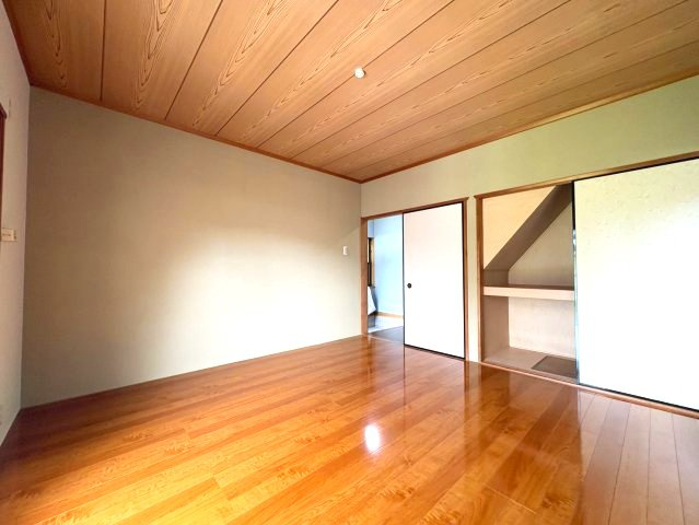 河内長野市小山田町の一戸建ての洋室