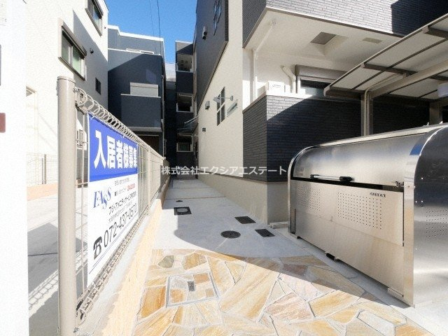 フジパレス杉本町駅西Ⅴ番館のエントランス