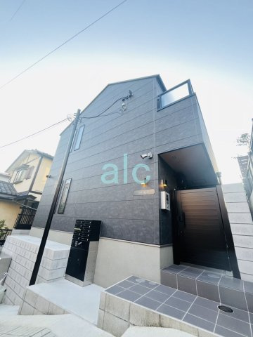 新宿区中落合３丁目のアパートの外観