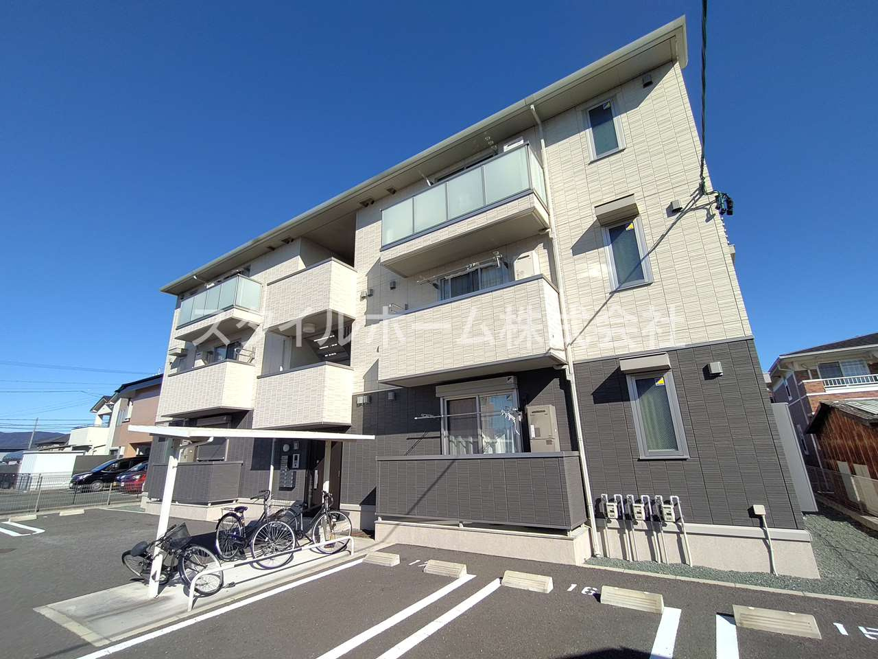 レセンテ上野Ａの外観