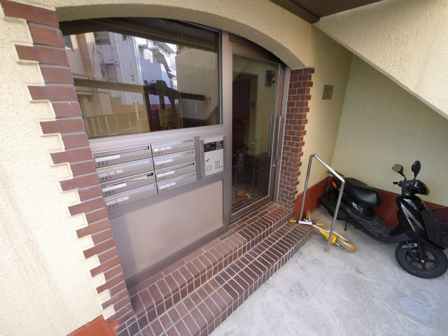 灘南コート一番館のエントランス