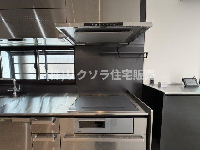 田原台5丁目　中古一戸建てのキッチン|IHクッキングヒーター
■物件内覧・資金計画相談・住宅ローン相談、リフォーム相談、お問合せ受付中■
※当日・翌日のご内覧、ご相談はお電話でのお問合せがスムーズです！