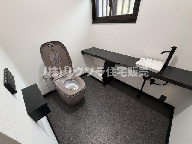 田原台5丁目　中古一戸建てのトイレ|タンクレストイレ
■物件内覧・資金計画相談・住宅ローン相談、リフォーム相談、お問合せ受付中■
※当日・翌日のご内覧、ご相談はお電話でのお問合せがスムーズです！