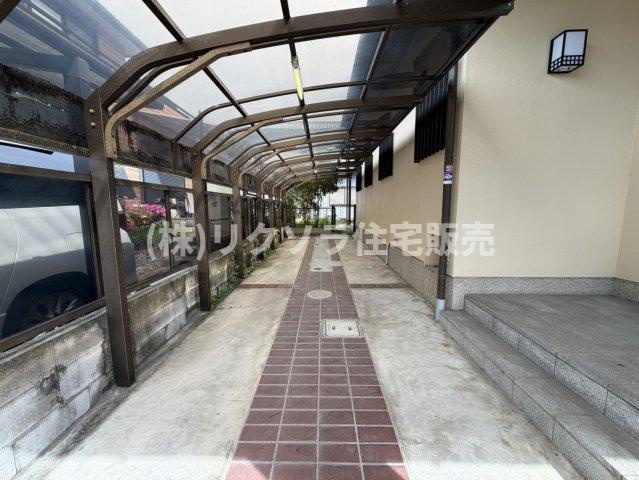 田原台5丁目　中古一戸建ての駐車場|4台駐車可能
■物件内覧・資金計画相談・住宅ローン相談、リフォーム相談、お問合せ受付中■
※当日・翌日のご内覧、ご相談はお電話でのお問合せがスムーズです！