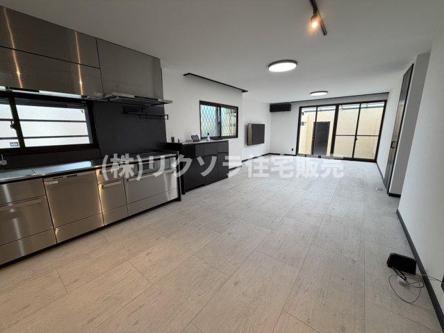 田原台5丁目　中古一戸建ての居間・リビング|LDK24.2帖
■物件内覧・資金計画相談・住宅ローン相談、リフォーム相談、お問合せ受付中■
※当日・翌日のご内覧、ご相談はお電話でのお問合せがスムーズです！