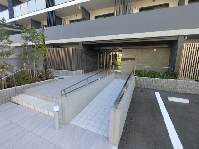 ストーリア市川行徳のエントランス