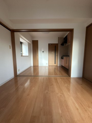 ピュアドーム博多ルネサンス　東住吉小学校区の居間・リビング|ピュアドーム博多ルネサンス