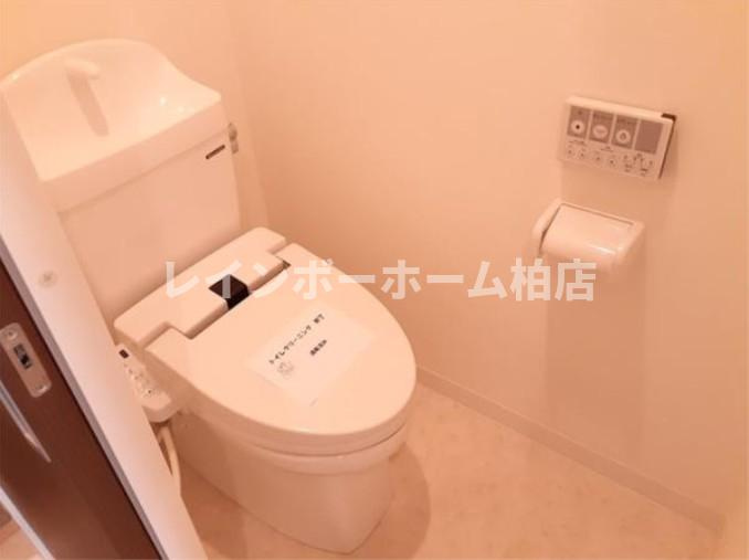 特典：仲介手数料が無料です!!のトイレ|清潔感のあるトイレです