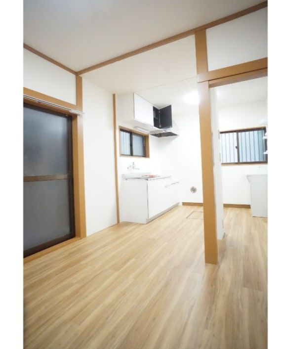 江東区永代1丁目戸建の居間・リビング|こちらの居間で趣味の時間をお楽しみください